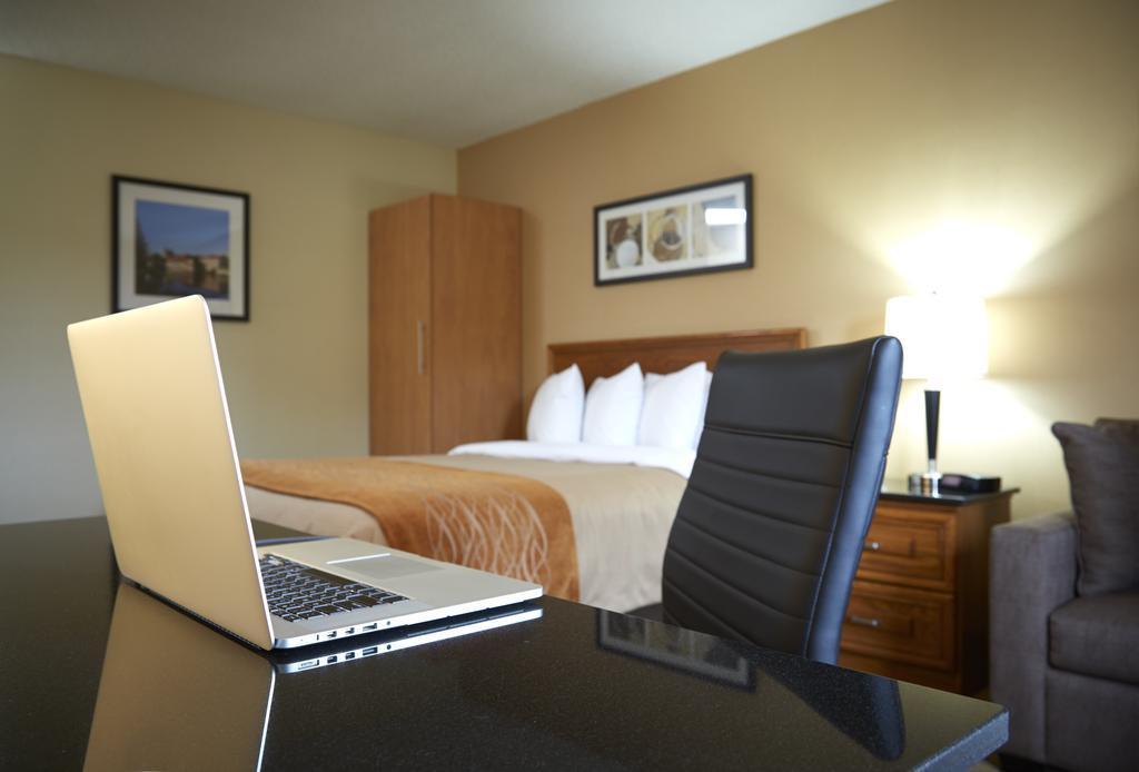 Comfort Inn Riviere-Du-Loup Exterior photo
